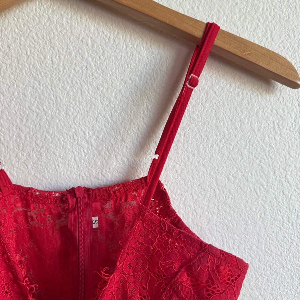 Romantic Red Lace Bodycon Flirty Date Going Out Mini Dress Women’s Size Small - Picture 5 of 5